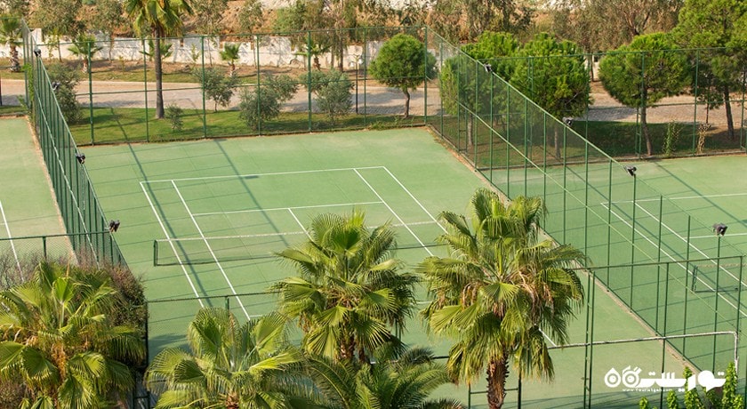 نمای زمین تنیس اختصاصی هتل